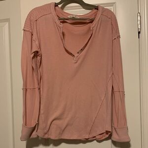 We The Free Light Pink Long Sleeve Henley Top
Size Large, GUC